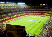 开云足球直播-赛道与球场间的速度对决，F1揭幕战悬念与新西兰橄榄球的统治力