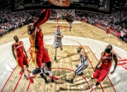 开云在线直播-绝境中的逆袭，哈斯车队惊天翻盘，勒克莱尔点燃赛场之夜