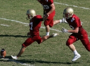 开云体育直播-从芬兰掀翻巴萨到佩德里接管德比，足球世界唯一性的双重证明