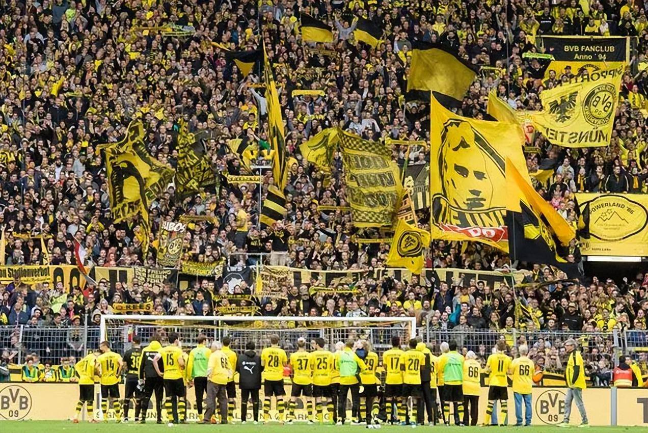 关于轰炸机破门，多特逆转巴黎晋级亚冠四强的信息