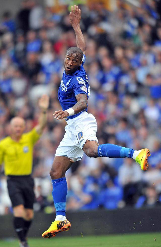 伯明翰城逆转保级,创造奇迹 伯明翰城逆转保级,创造奇迹