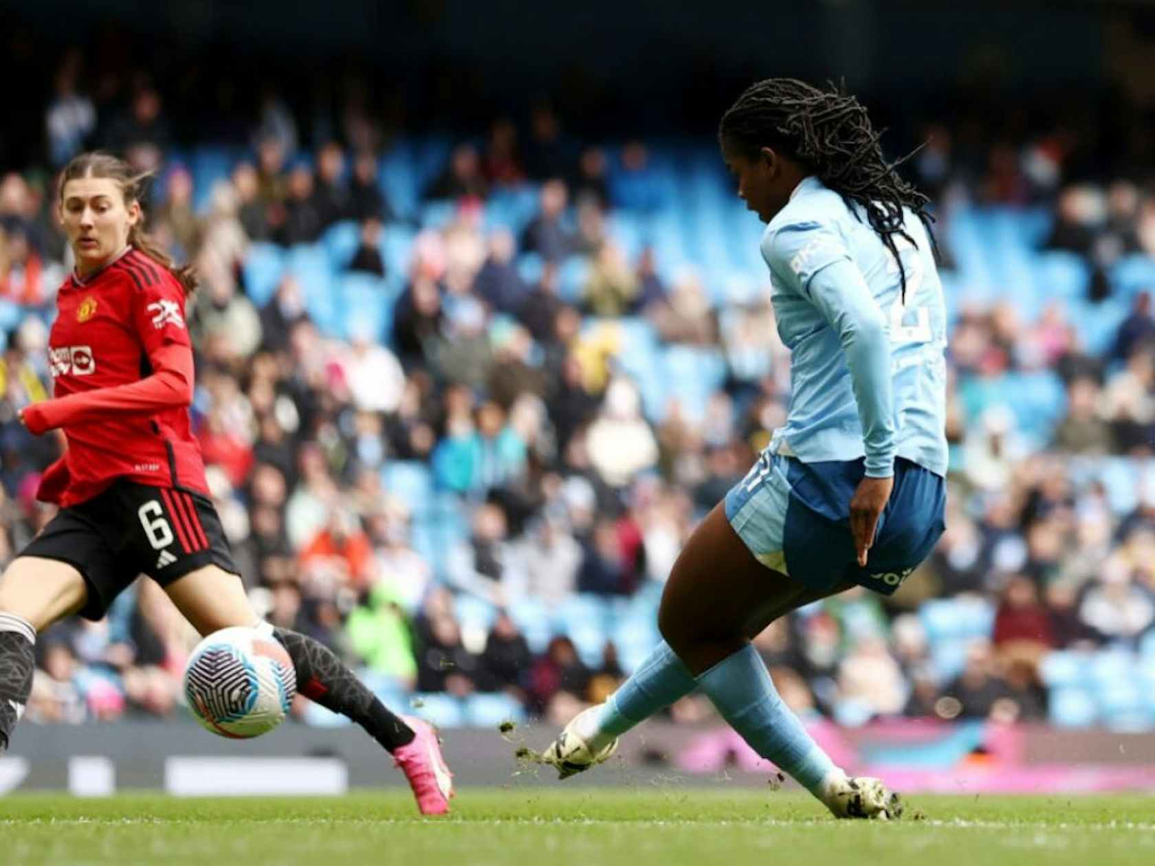 关于巴拿马女足球员奋力拼搏取得胜利的信息