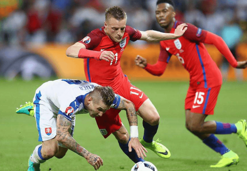 包含直布罗陀队在欧洲赛场上积极挑战的词条