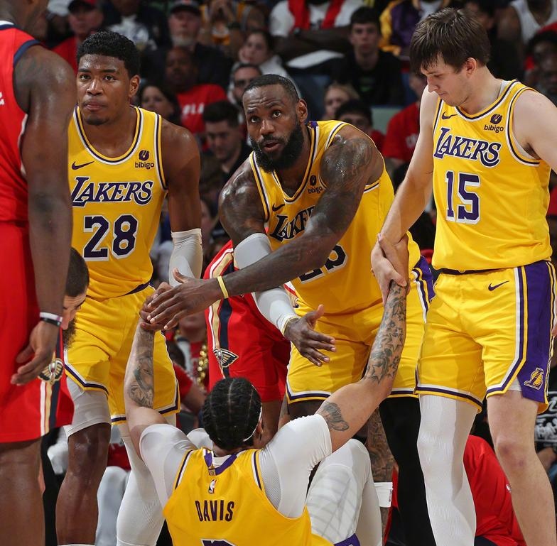 关于NBA榜首之争:湖人尴尬连败,对手领跑局面的信息 关于NBA榜首之争:湖人尴尬连败,对手领跑局面的信息