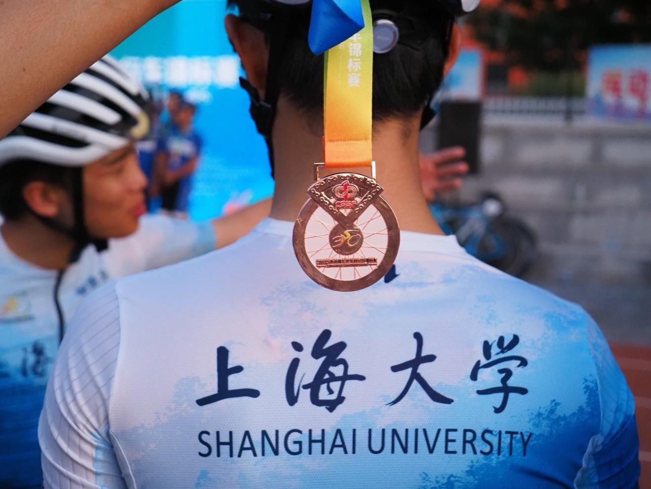 男子自行车赛取得突破，名将成功晋级决赛