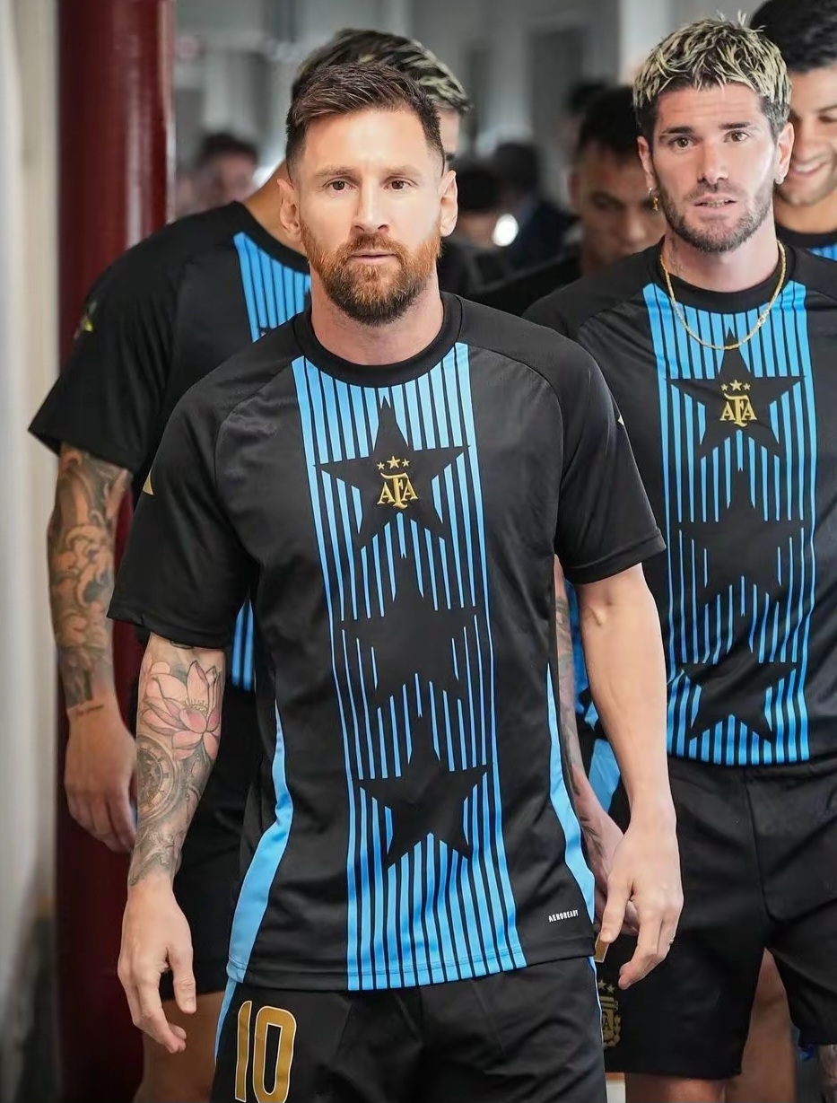 阿根廷队长梅西接受大巴黎首秀挑战