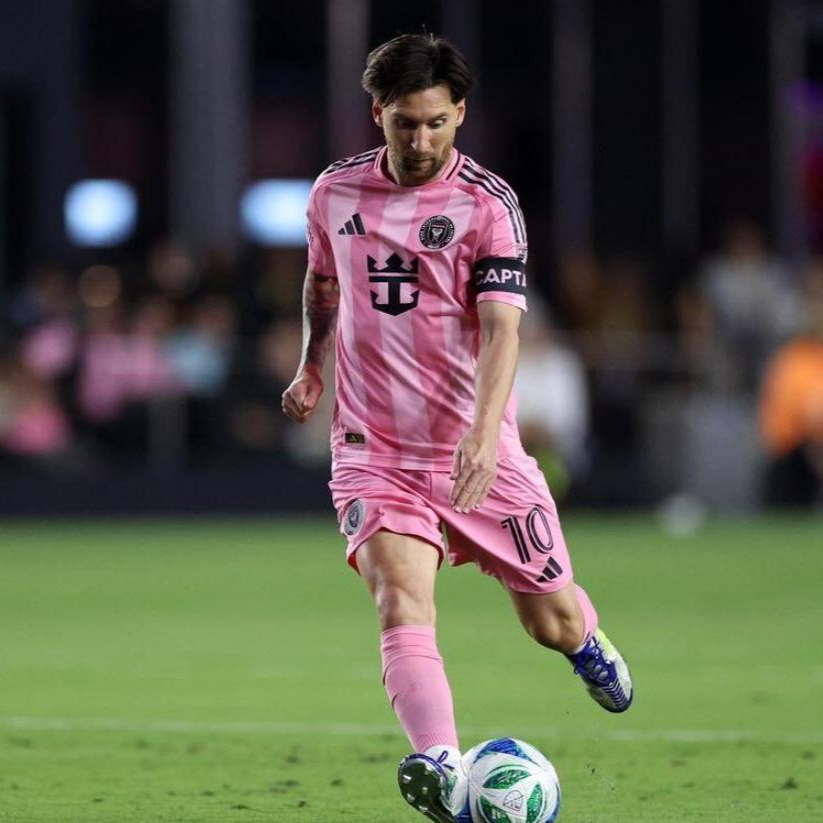 阿根廷队长梅西接受大巴黎首秀挑战