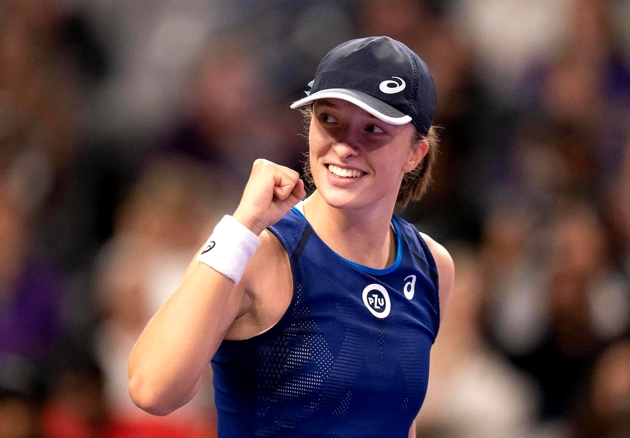 意大利网球队险胜法国网球队，克耶高斯惊艳世界的简单介绍