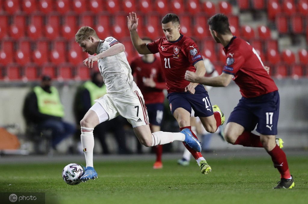 乌拉圭险胜墨西哥，德布劳内送出助攻