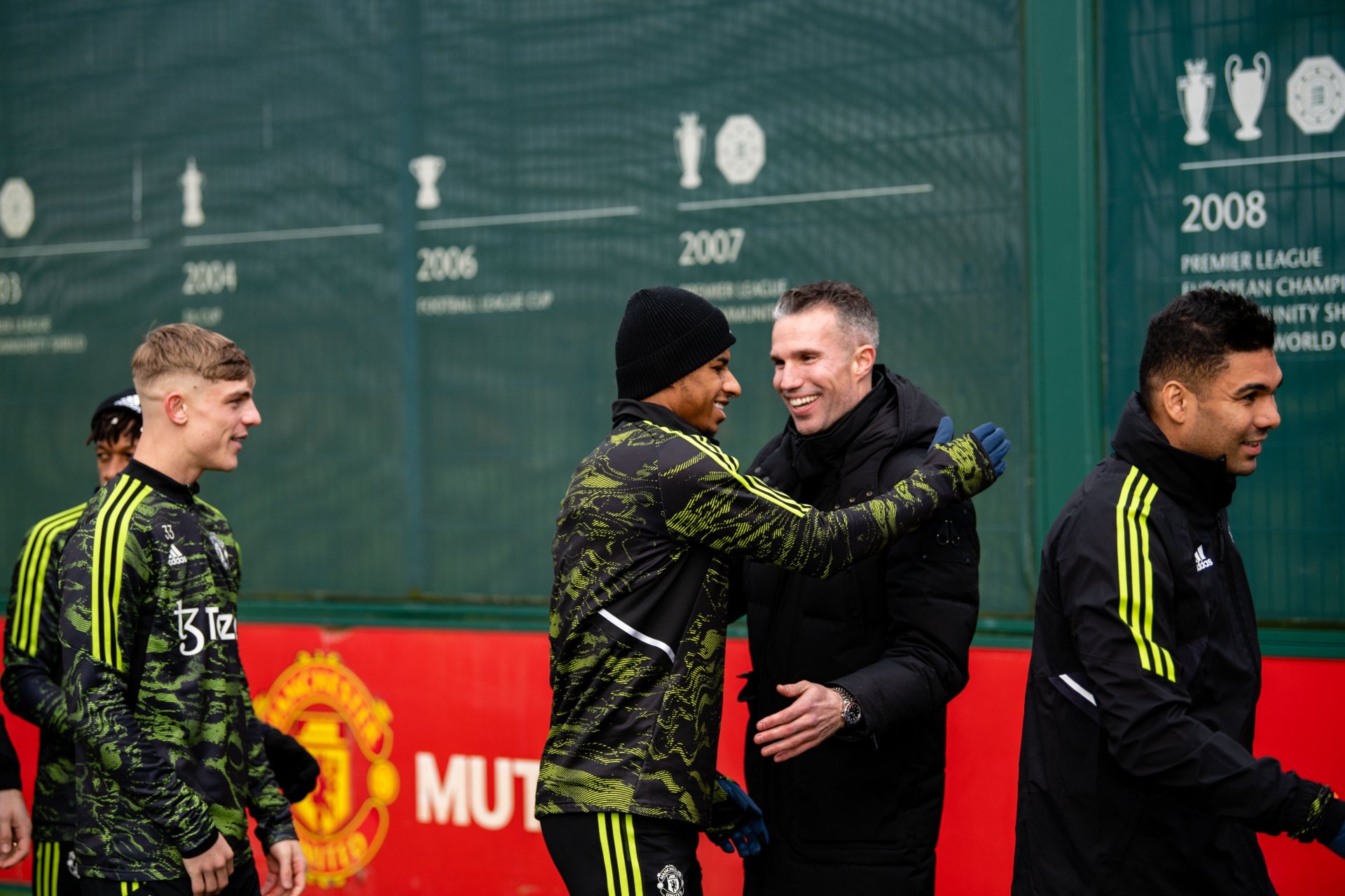 马赛碾压曼联，范佩西统治全场