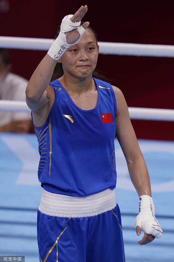 包含泰国羽毛球队爆冷中国羽毛球队，辛杜完成帽子戏法的词条