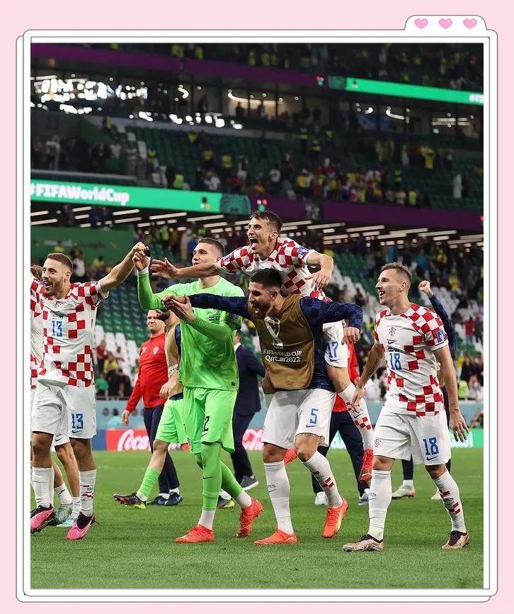 克罗地亚队成功晋级国际足球赛