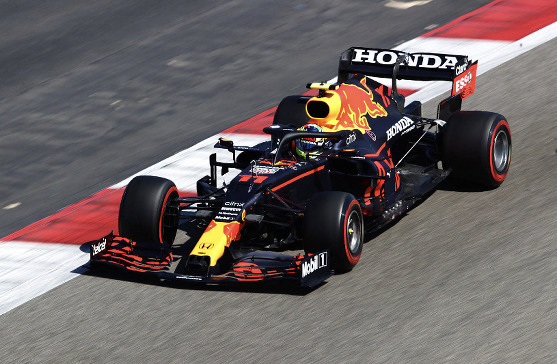 红牛车队翻盘索伯车队，诺里斯带队取胜