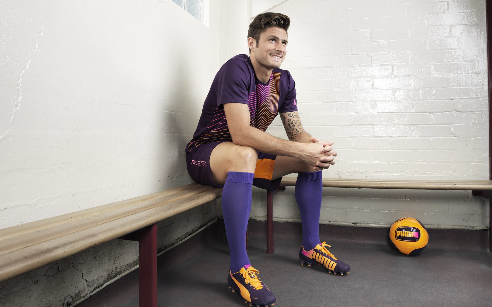 舞台越大越强，孙兴慜闪耀之夜，巴黎一波带走比利亚雷亚尔