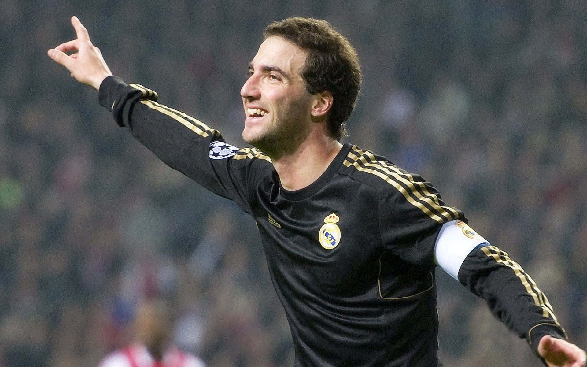 太阳压制老鹰，F1新赛季揭幕战焦点战背后的战术博弈