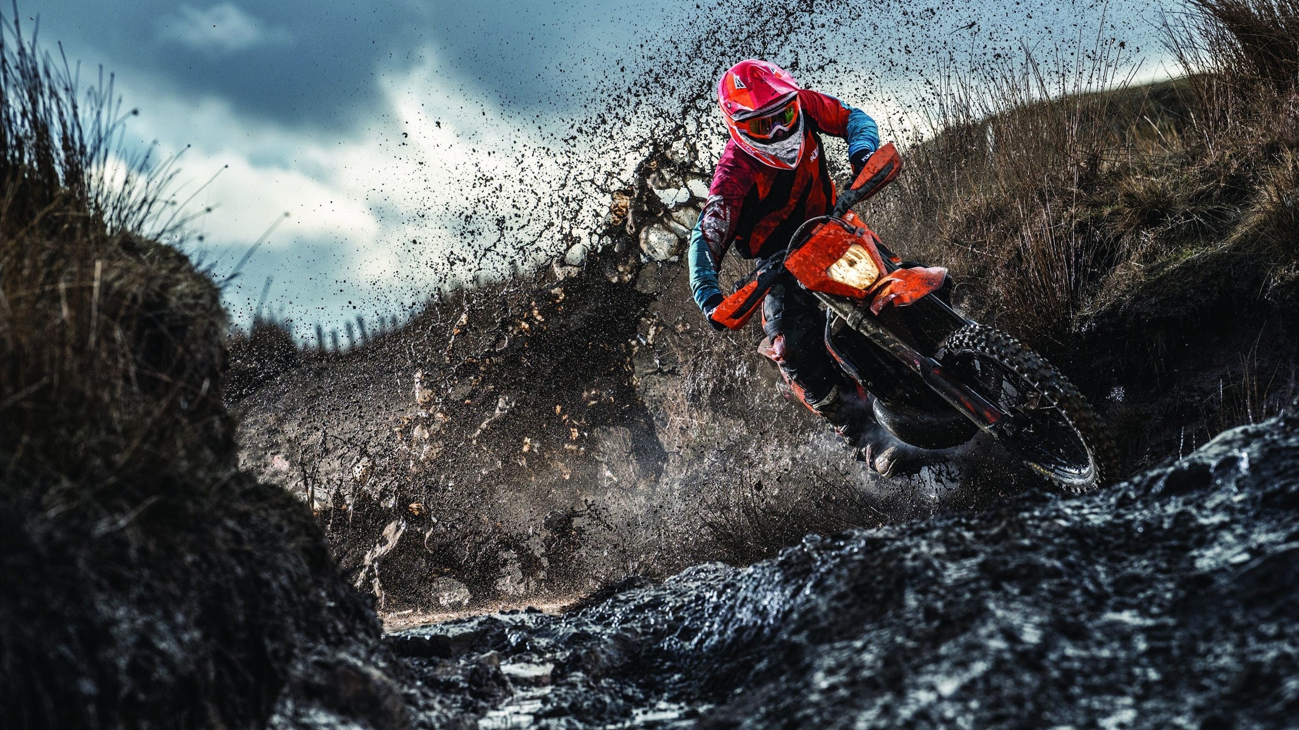 当红龙咆哮于赛道，威尔士橄榄球的一波带走与内马尔的F1街道赛接管艺术